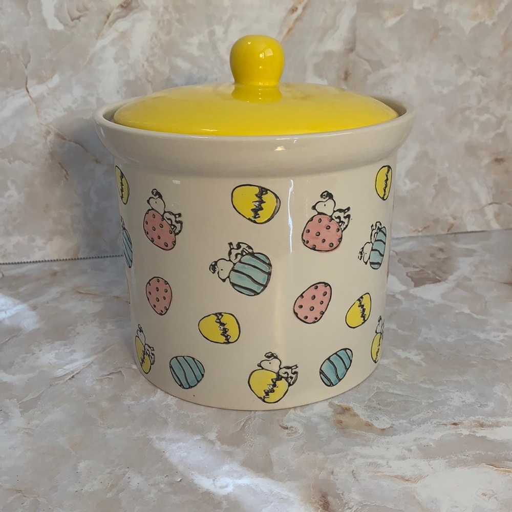 Peanuts: Easter theme canister